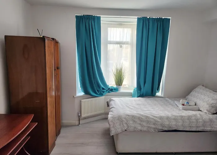 Luxury 5-Room House - Your Perfect Getaway Awaits
