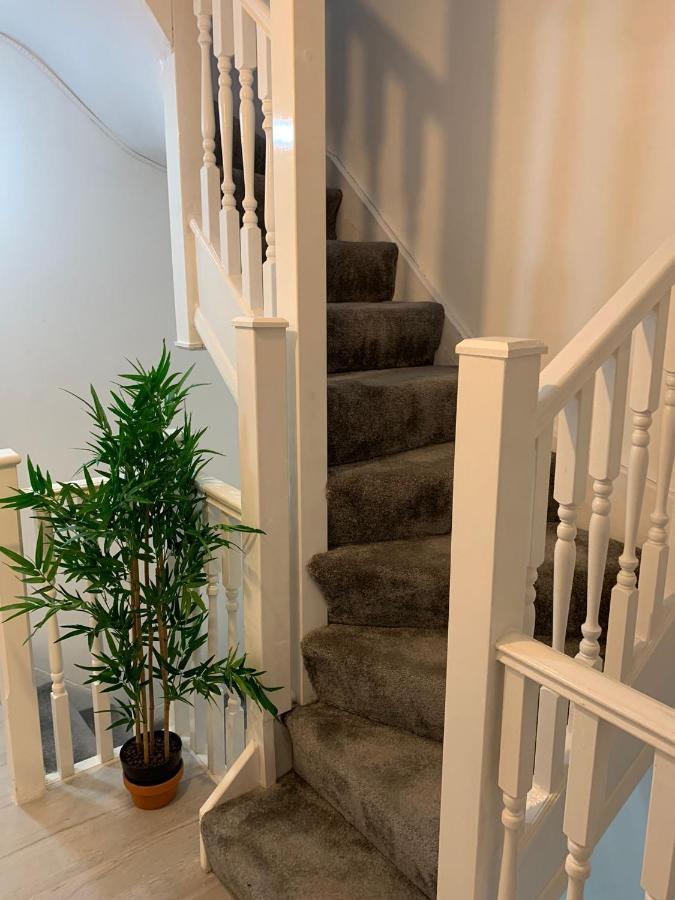Luxury 5-Room House - Your Perfect Getaway Awaits Homestay