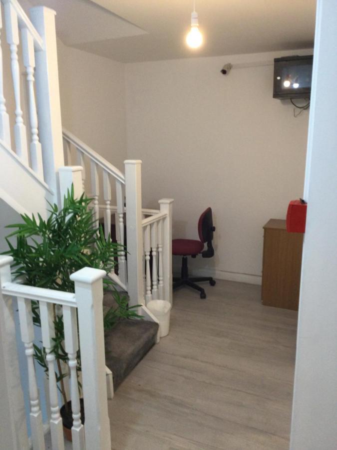 Luxury 5-Room House - Your Perfect Getaway Awaits Homestay Goodmayes