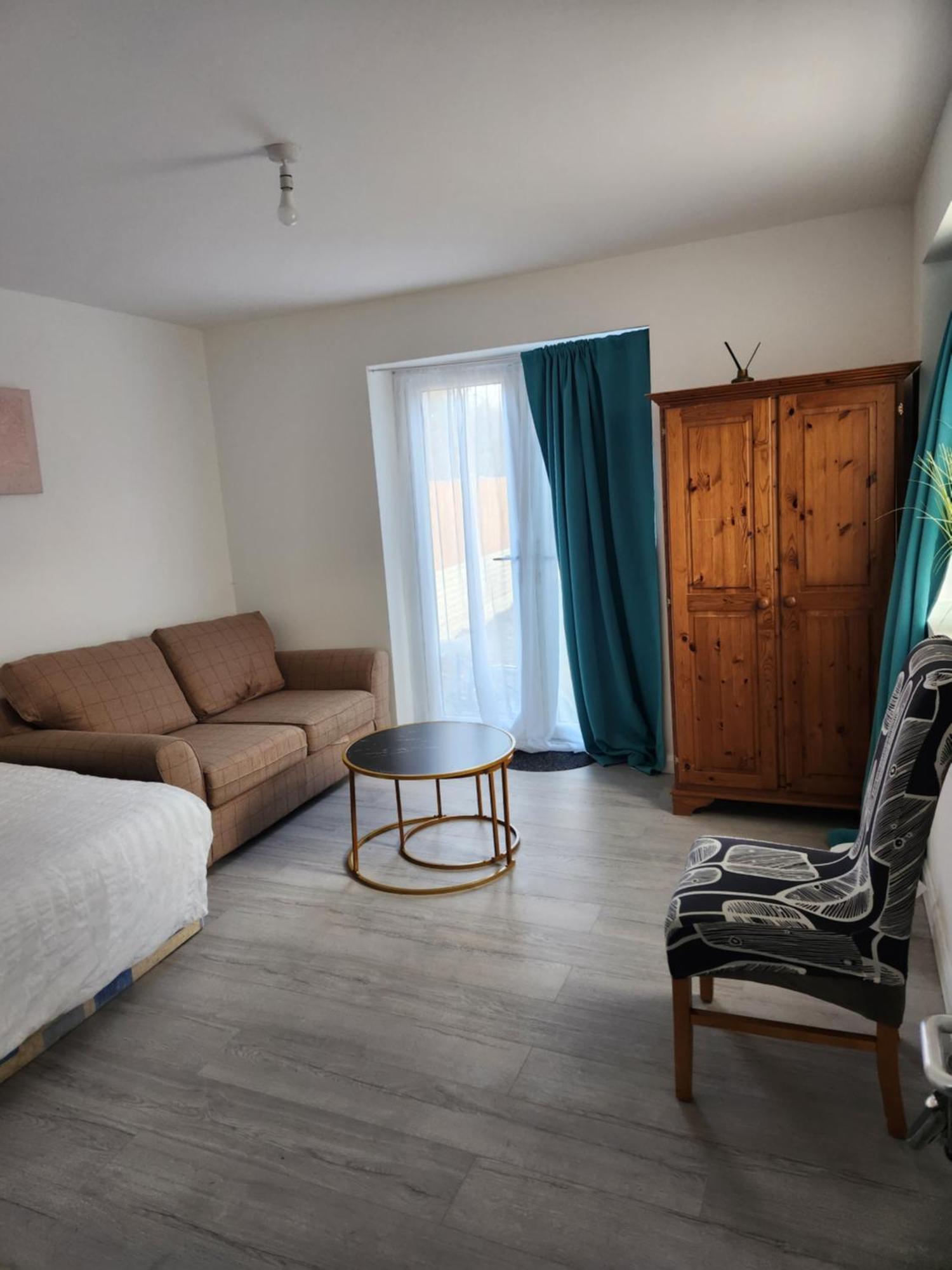 Homestay Luxury 5-Room House - Your Perfect Getaway Awaits