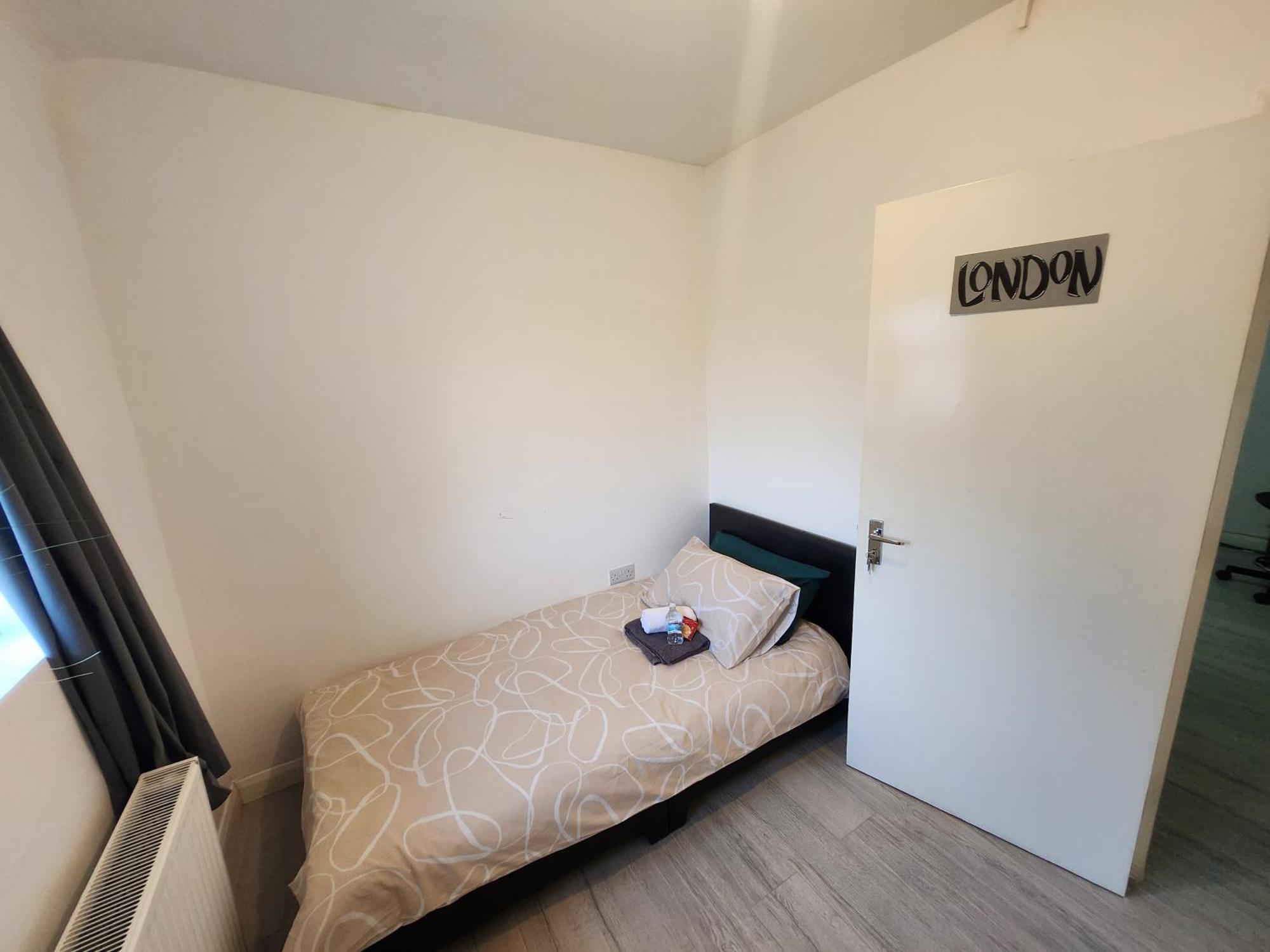Luxury 5-Room House - Your Perfect Getaway Awaits *