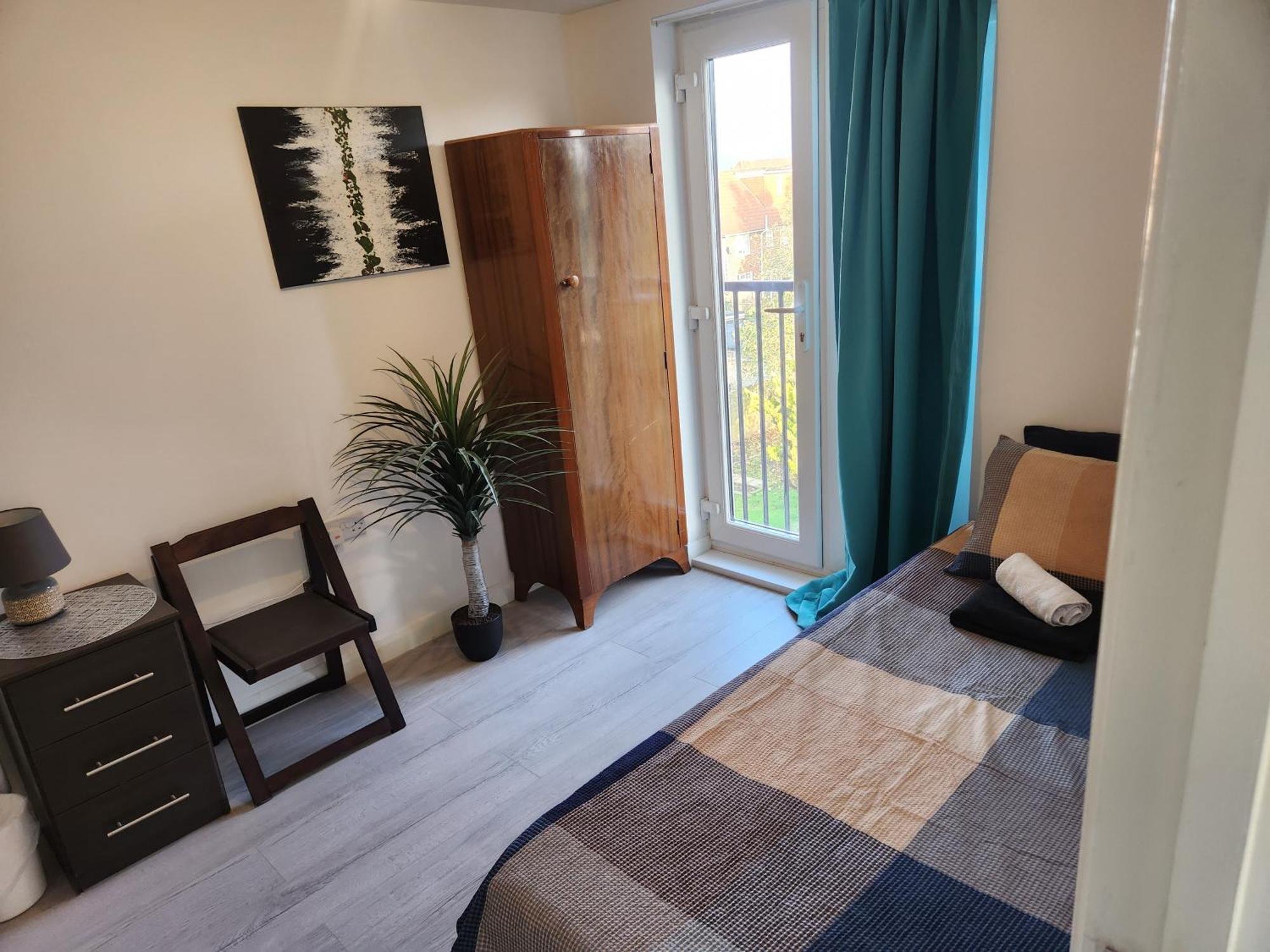 Luxury 5-Room House - Your Perfect Getaway Awaits Homestay Goodmayes