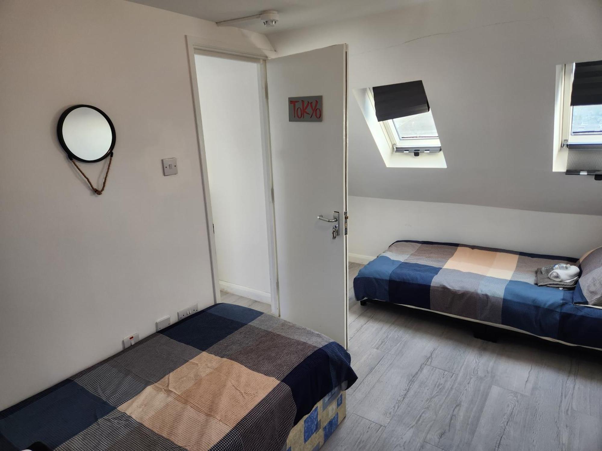 Luxury 5-Room House - Your Perfect Getaway Awaits Homestay Goodmayes