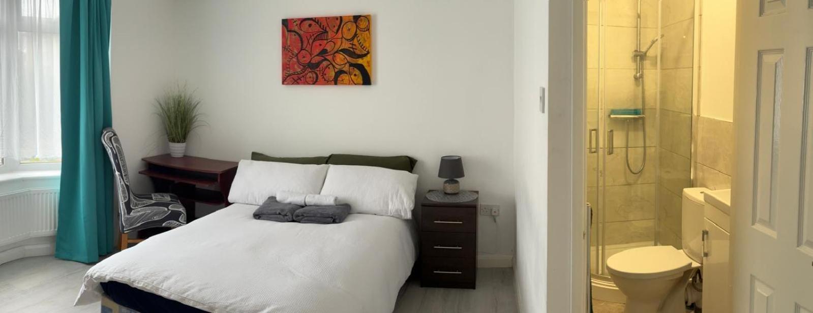 Luxury 5-Room House - Your Perfect Getaway Awaits Goodmayes